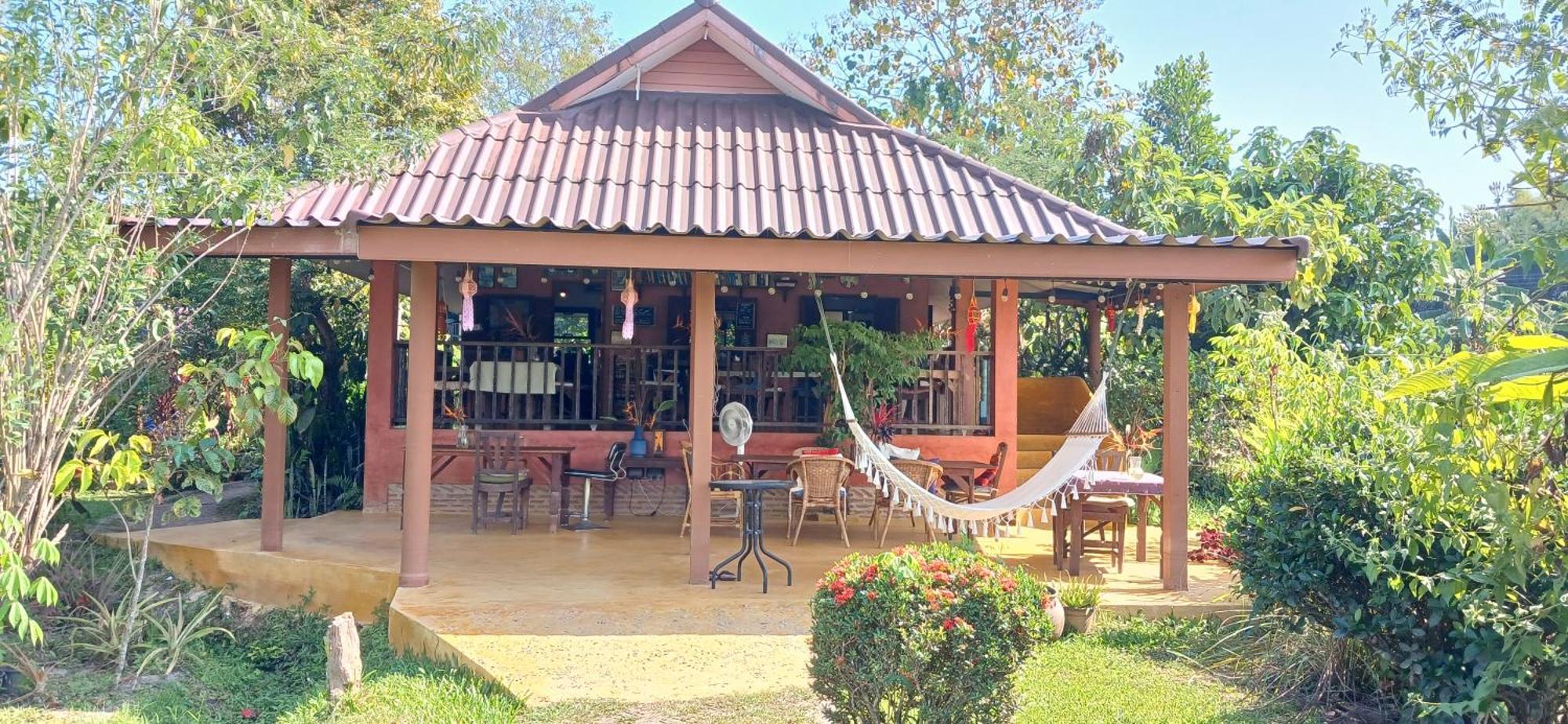 Country Retreat Hotell Mae Rim Eksteriør bilde