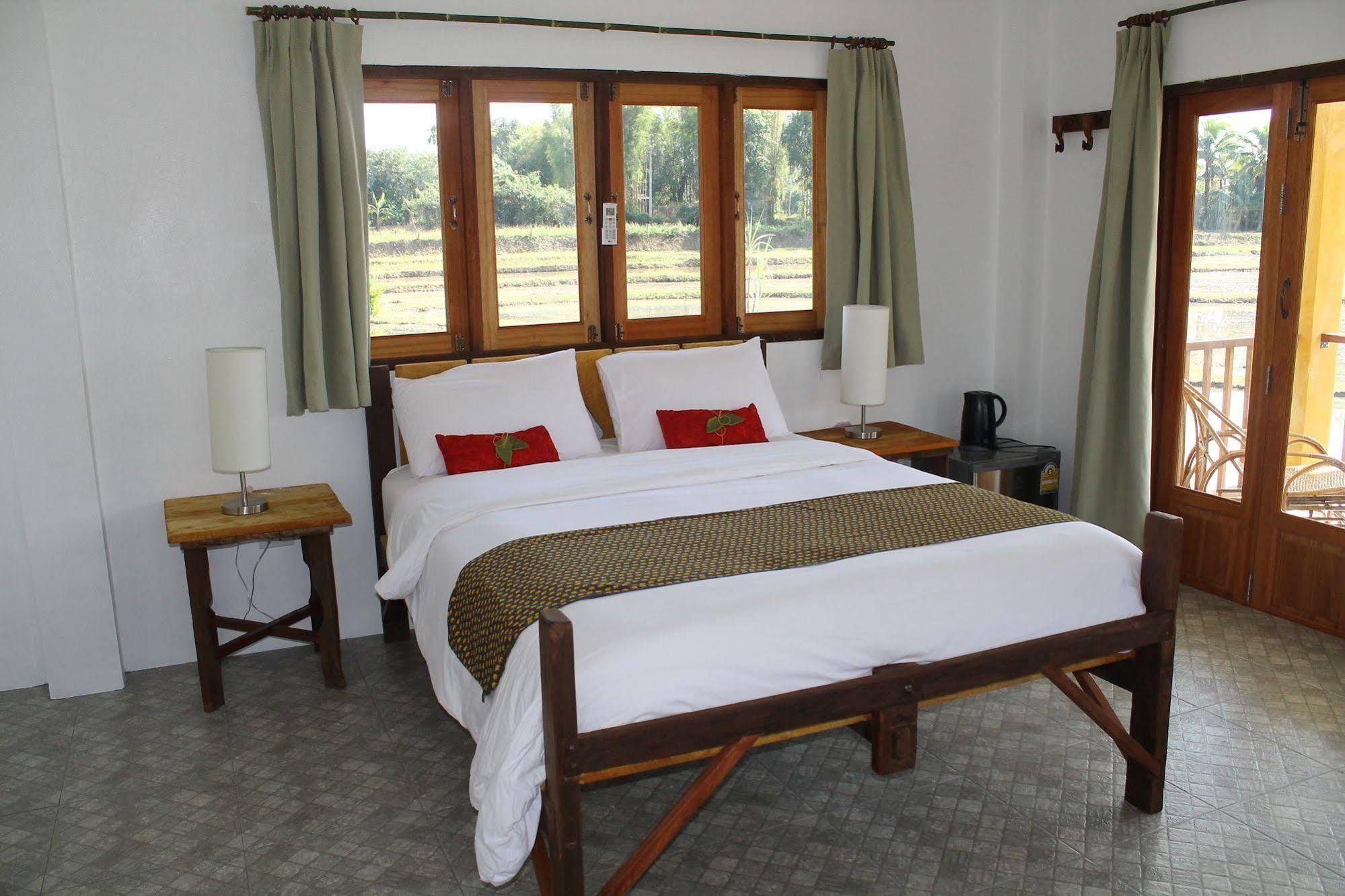 Country Retreat Hotell Mae Rim Eksteriør bilde