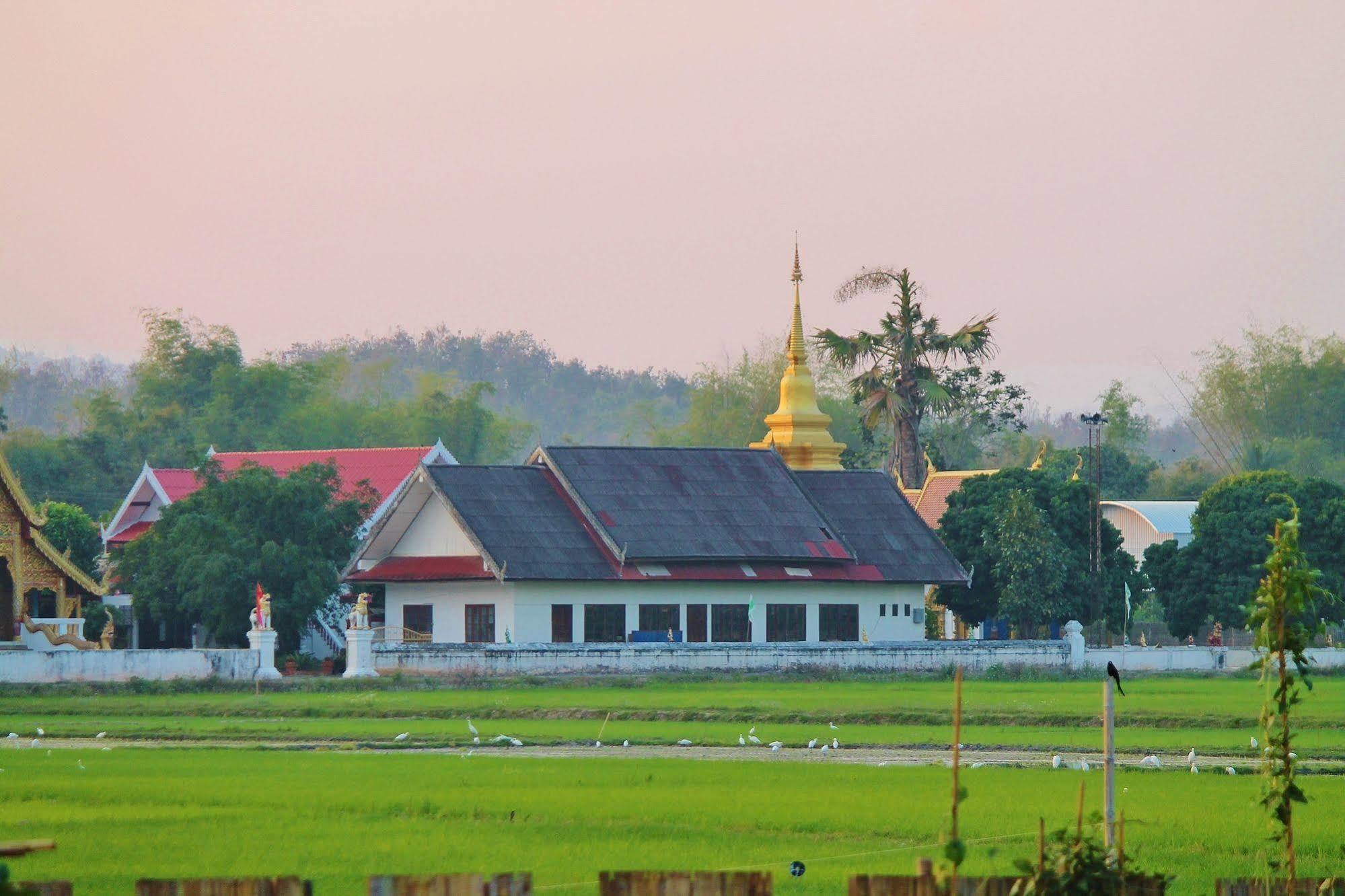 Country Retreat Hotell Mae Rim Eksteriør bilde