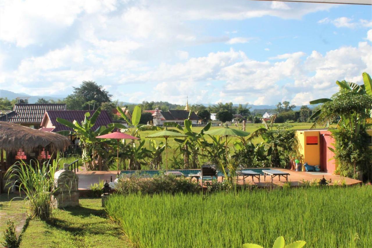 Country Retreat Hotell Mae Rim Eksteriør bilde